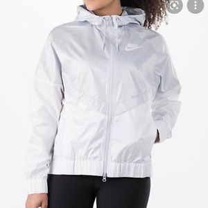 Nike windbreaker jacket